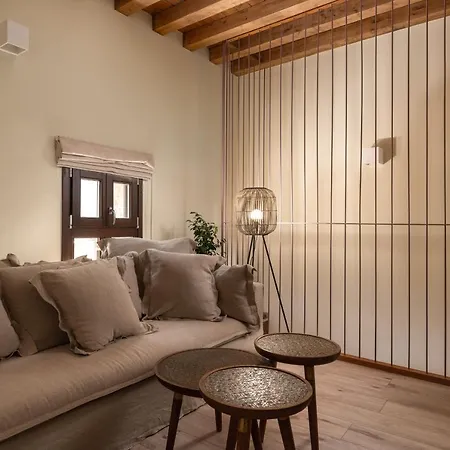 Apartment San Antonio Luxury Apartments, Medieval Town
