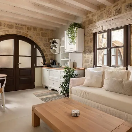 San Antonio Luxury Apartments, Medieval Town Apartment *